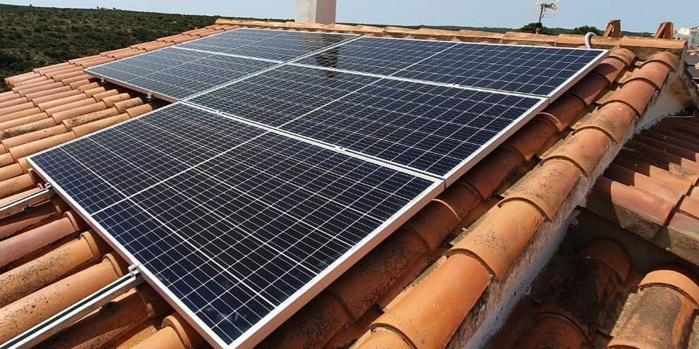 Instalación Fotovoltaica Doméstica en Cala en Porter (Menorca)
